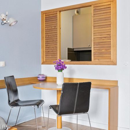 Grand Appartement Avec Balcon - Proche Parc Des Expo - Parking Privee 伊西莱穆利诺 外观 照片