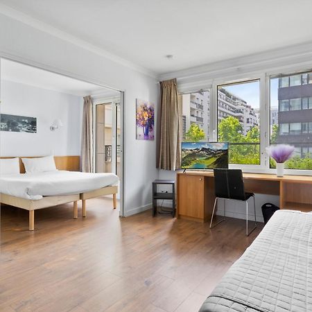 Grand Appartement Avec Balcon - Proche Parc Des Expo - Parking Privee 伊西莱穆利诺 外观 照片
