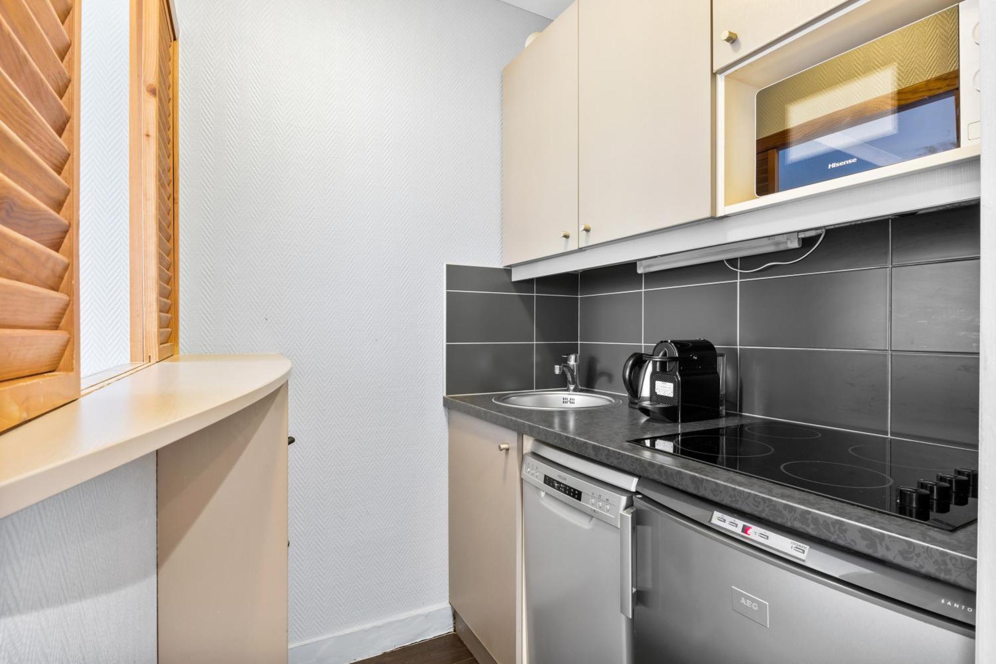 Grand Appartement Avec Balcon - Proche Parc Des Expo - Parking Privee 伊西莱穆利诺 外观 照片