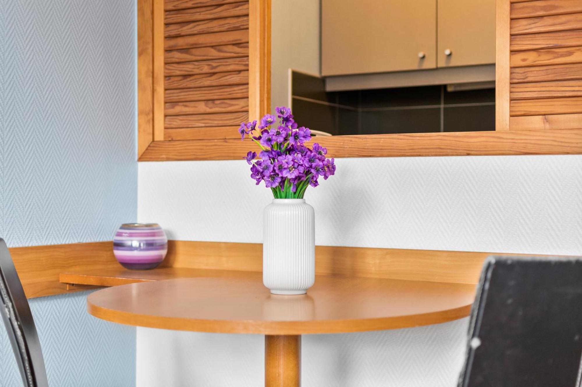 Grand Appartement Avec Balcon - Proche Parc Des Expo - Parking Privee 伊西莱穆利诺 外观 照片